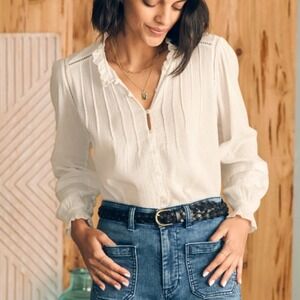Faherty Willa Pleated Bohemian Organic Cotton Button-down white  Size Medium